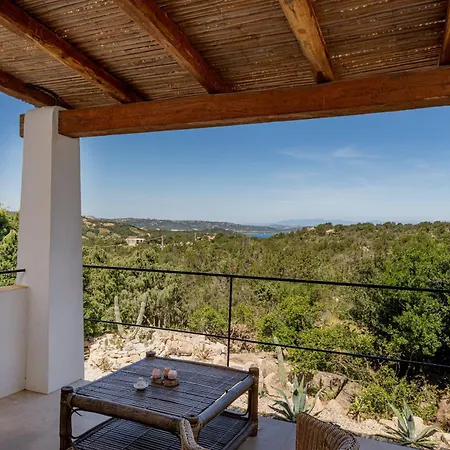 Villa Luxury Con Piscina Privata E Retreat Yoga Cala Bitta